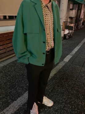 「HARE（ハレ）のアイテム（テーラードジャケット、グリーン系）」を使った、庸さん（メンズ・167cm）の春コーディネート