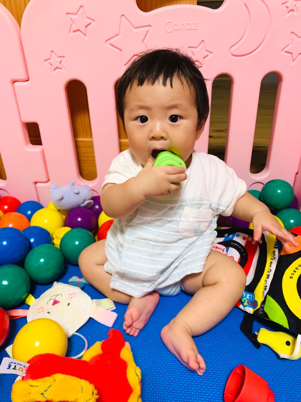 「コンビミニ、赤ちゃん、ベビーコーデ、ロンパース、水色、パッツン前髪」｜「combiminiのアイテム（ロンパース、ブルー系）」を使った、icchaさん（キッズ・70cm）の秋コーディネートの1枚目の写真