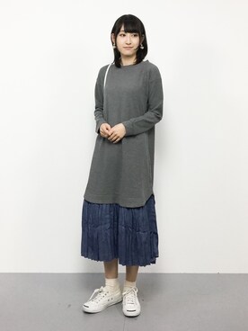 プリーツスカートを重ね着したようなドッキングロングワンピースを使った人気ファッションコーディネート Wear