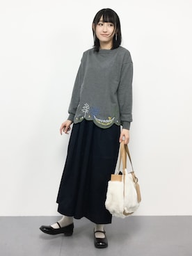 「グラニフ」｜「アイテム（スウェット）」を使った、はしもさん（レディース・162cm）の秋コーディネート