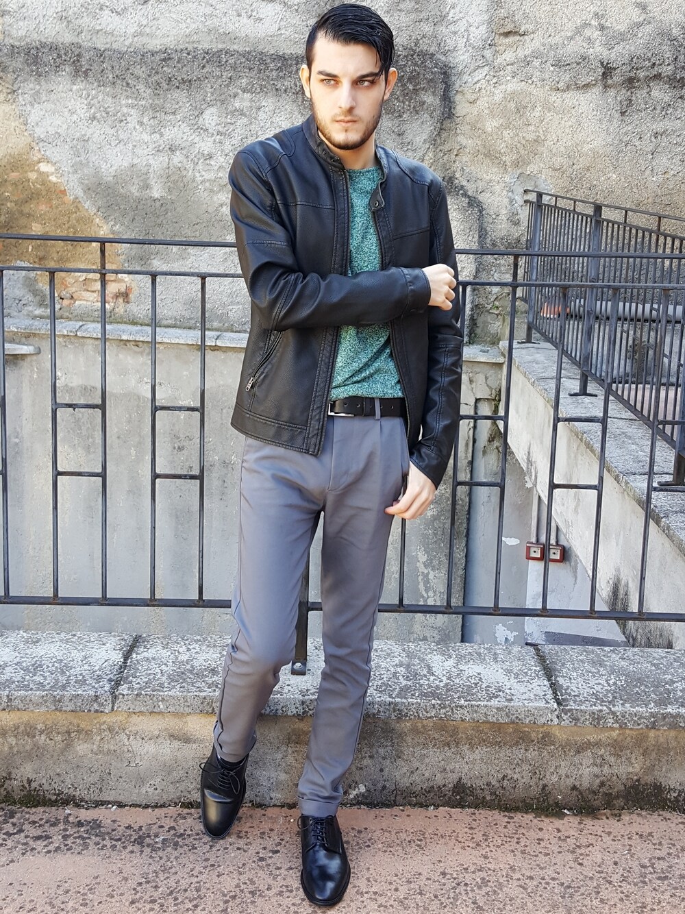 「ニット、レザージャケット、秋のコーデ、ootd、men、シングルライダース、outfit、streetstyle、秋コーデ、ライダース祭」｜「ひっちさん🆒️のアイテム（その他、その他）」を使った、Fabio Arapiさん（メンズ・173cm）の秋コーディネートの1枚目の写真