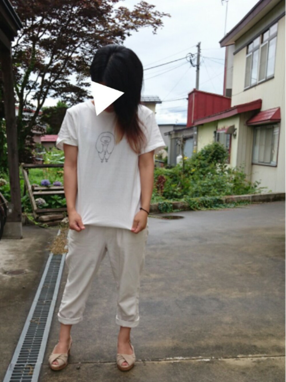 「toy*Qのアイテム（Tシャツ/カットソー、ホワイト系）」を使った、ゆこさん（レディース・148cm）の夏コーディネートの1枚目の写真