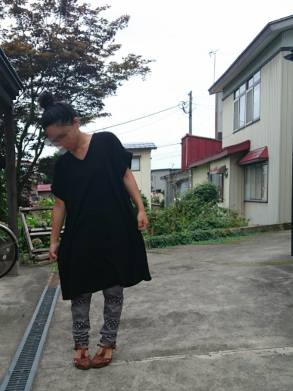 「GLOBAL WORKのアイテム（ワンピース、ブラック系）」を使った、ゆこさん（レディース・148cm）の夏コーディネートの1枚目の写真