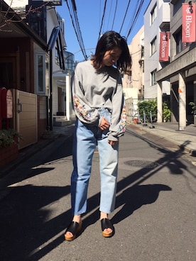 「FREAK'S STORE（フリークスストア）の袖刺繍スウェット２（スウェット、グレー系）」を使った、つのちゃん／スタッフさん（レディース・154cm）の春コーディネート