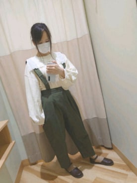 「カーキ×ホワイト」｜「アイテム（サンダル）」を使った、Kahoさん（レディース・158cm）の冬コーディネート