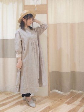 「ベージュ×ブラック」｜「アイテム（シャツワンピース）」を使った、Kahoさん（レディース・158cm）の春コーディネート