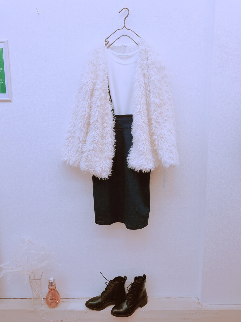 「カジュアルコーデ、秋のコーデ、シンプルコーデ、ootd」｜「RAY CASSINのアイテム（カーディガン/ボレロ、ホワイト系）」を使った、suhanaさん（レディース・165cm）の秋コーディネートの1枚目の写真