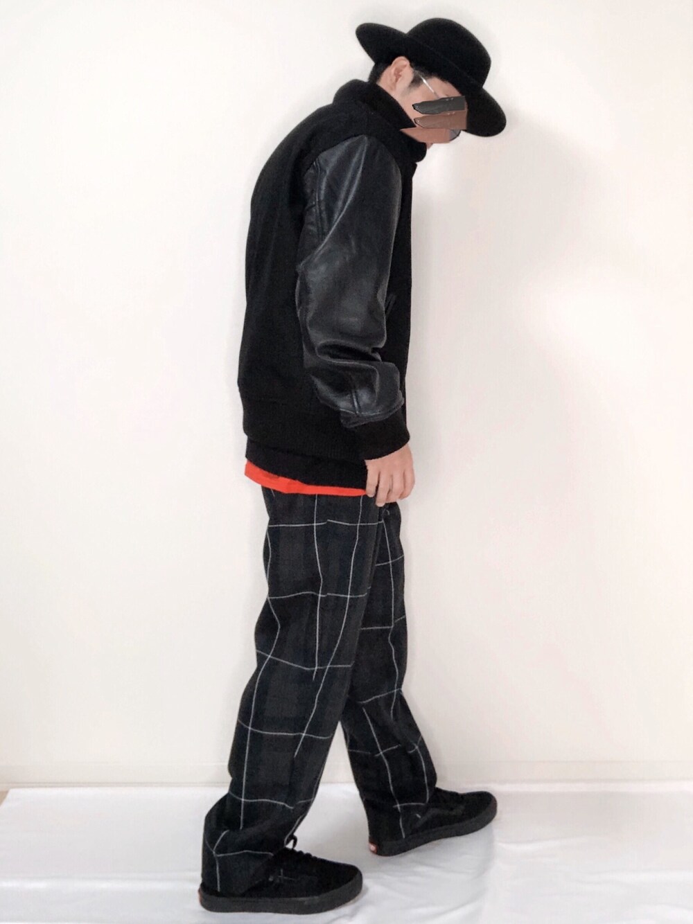 「クリスマス、オーバーサイズ、VANS、スニーカー、チェック、チェックパンツ」｜「VANSのVANS ヴァンズ OLD SKOOL DX オールドスクール DX V36CL+ M.BLACK（スニーカー、ブラック系）」を使った、ひでぼうさん（メンズ・173cm）の冬コーディネートの1枚目の写真