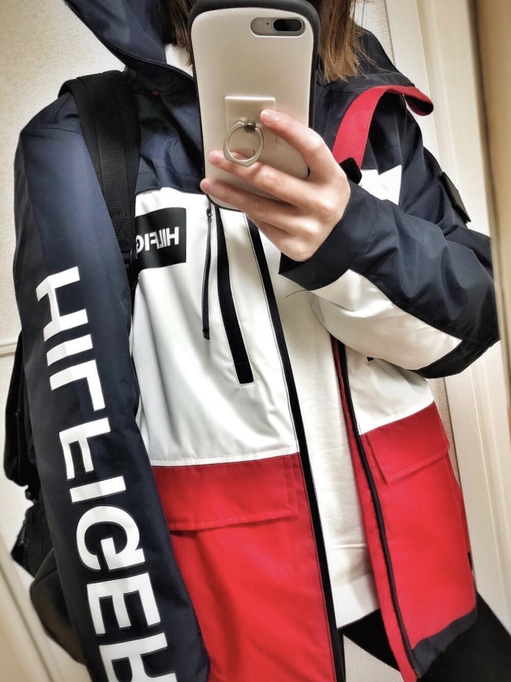 「ナイロンジャケット、TOMMY HILFIGER、シンプルコーデ、ビッグシルエット、ショートヘア」｜「TOMMY HILFIGERのアイテム（ナイロンジャケット、その他）」を使った、myuchsk918さん（レディース・158cm）の冬コーディネートの1枚目の写真