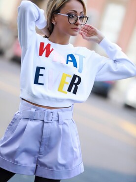 「MARC JACOBS（マークジェイコブス）のアイテム（パンツ）」を使った、LaurenRecchiaさん（レディース・157cm）の冬コーディネート