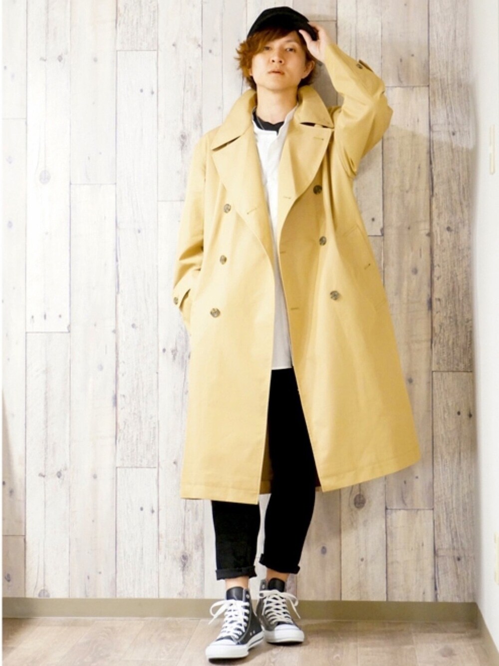 「コンバース、秋のコーデ、お洒落さんとつながりたい、トレンチコート、UNIQLO、ユニクロ、オールスター、コンバース オールスター、秋のマイ旬スタイル、きれいめカジュアル」｜「UNIQLOのウルトラストレッチスキニーフィットジーンズ（デニムパンツ、ブラック系）」を使った、takutowear1さん（メンズ・176cm）の秋コーディネートの1枚目の写真