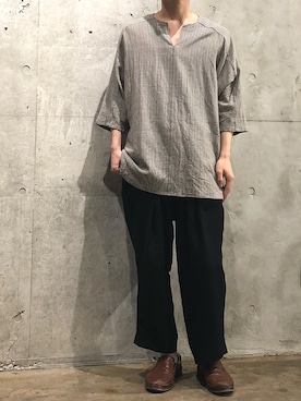 「ドルマンスリーブ」｜「アイテム（スリッポン）」を使った、Tommyさん（メンズ・171cm）の夏コーディネート