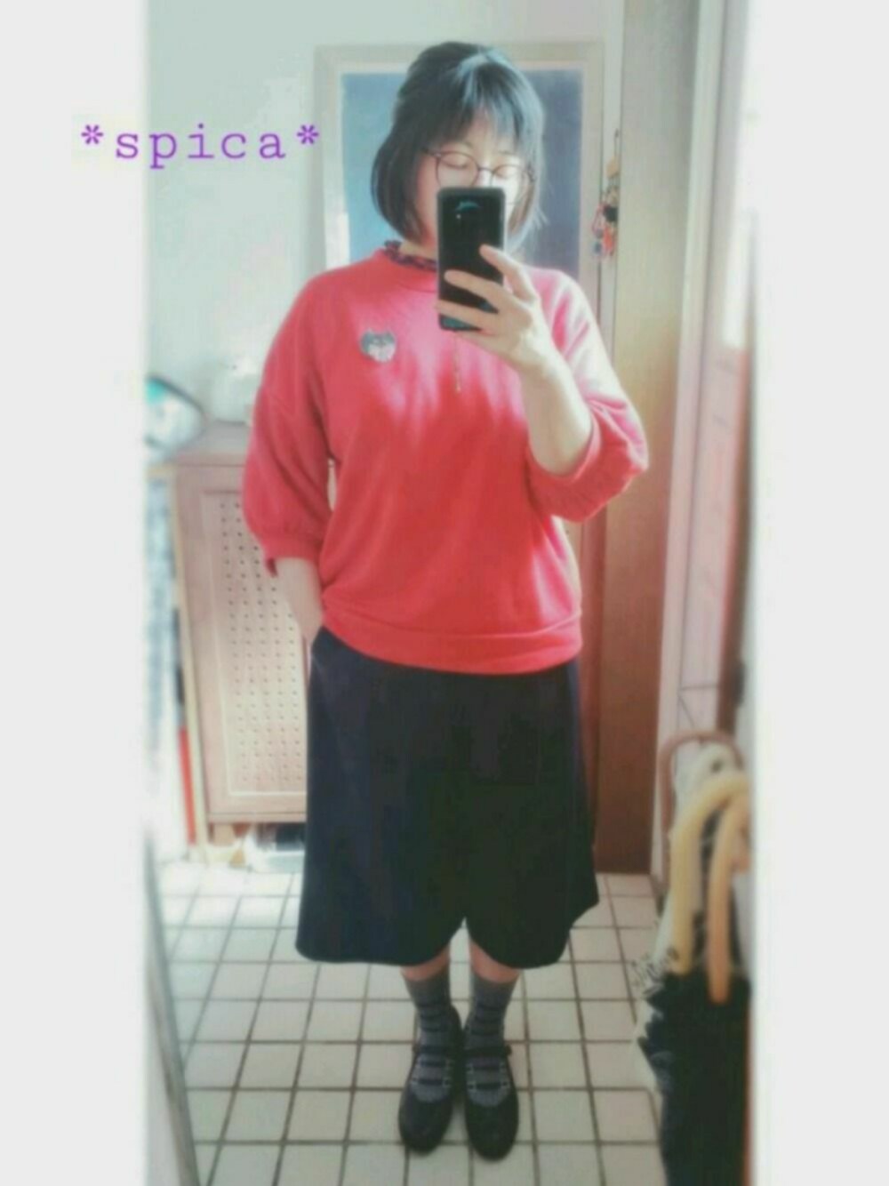 「プチプラ、プチプラコーデ、カジュアルコーデ、スウェット、低身長コーデ、おしゃれさんと繋がりたい、メガネ女子、春、着回しコーデ、ブローチ部」｜「シュープラザのアイテム（パンプス、ブラック系）」を使った、*spica*さん（レディース・155cm）の春コーディネートの1枚目の写真