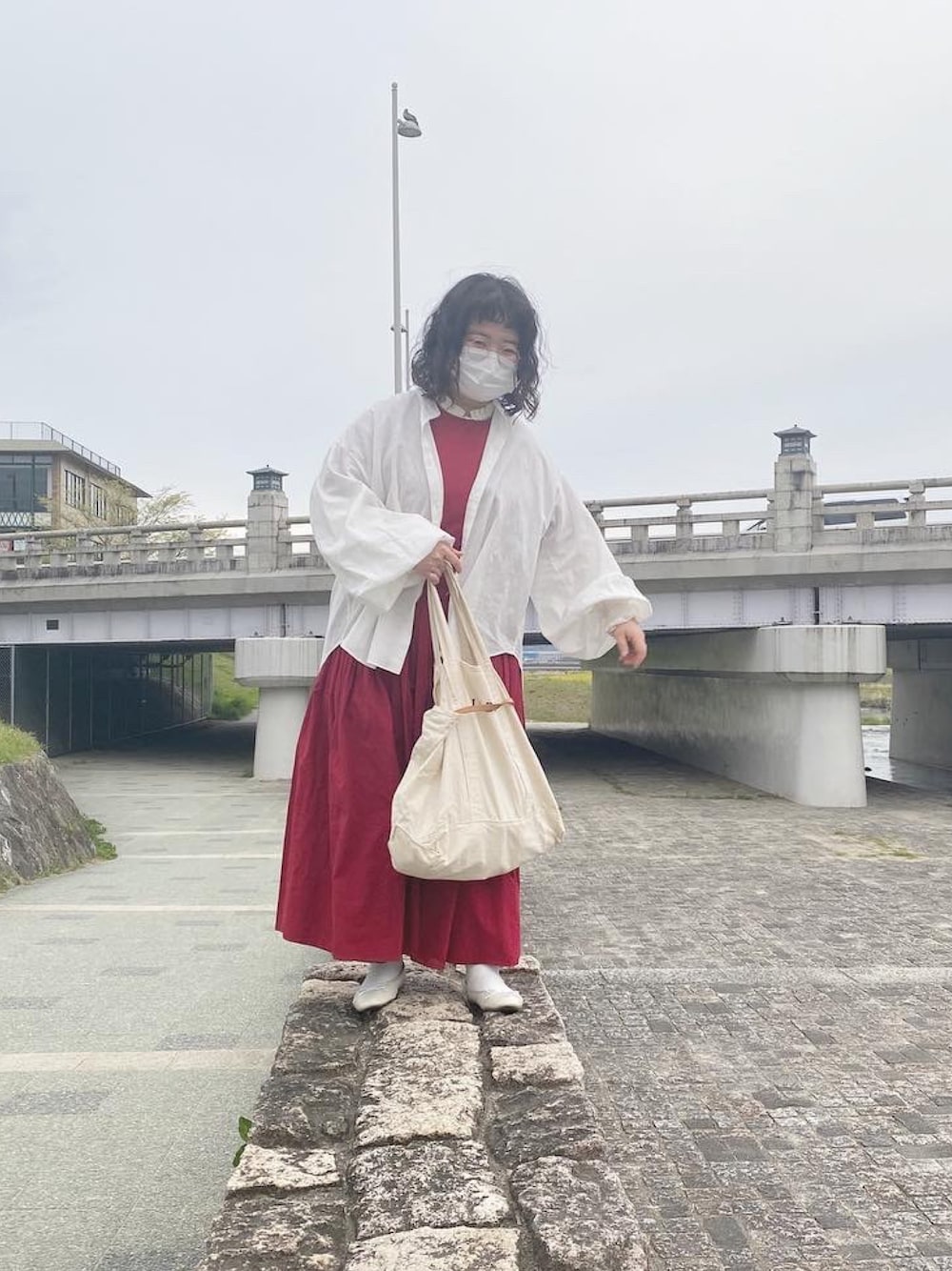 「きれいめカジュアル、低身長コーデ、大人ガーリー、メガネ女子、ワンピース」｜「L.L.Beanの※◆【L.L Bean/エルエルビーン】グローサリー トート（トートバッグ、ベージュ系）」を使った、ふーこさん（レディース・150cm）の春コーディネートの1枚目の写真