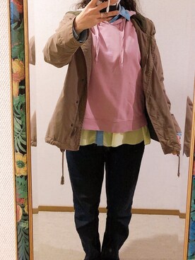 「Honeys（ハニーズ）のデニムテーパードパンツ（デニムパンツ）」を使った、わんちゃんさん（レディース・153cm）の春コーディネート