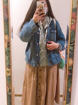 「Honeys（ハニーズ）のアイテム（デニムジャケット）」を使った、わんちゃんさん（レディース・153cm）の春コーディネート