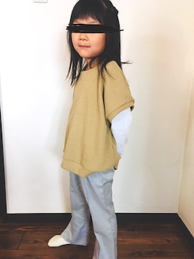 「ikka（イッカ）のアイテム（ベスト、ベージュ系）」を使った、しずくさん（キッズ・129cm）の春コーディネート