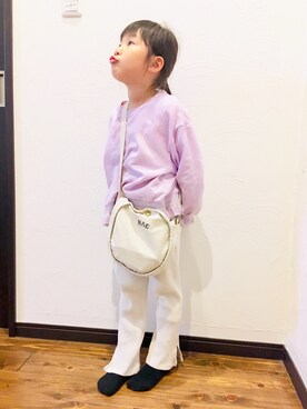 「CIAOPANIC TYPY（チャオパニックティピー）のアイテム（Tシャツ/カットソー、パープル系）」を使った、しずくさん（キッズ・129cm）の春コーディネート