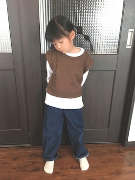 「apres les cours（アプレレクール）のニットベスト＆ワンピース（ワンピース、ブラウン系）」を使った、しずくさん（キッズ・129cm）の春コーディネート