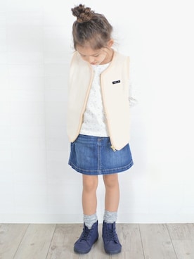 「アイテム（ベスト）」を使った、Milkissさん（キッズ・110cm）の冬コーディネート