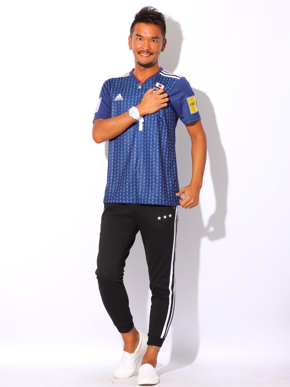 LUX STYLE staffさんの「アディダス サッカー日本代表 ホームレプリカユニフォーム半袖（adidas）」を使ったコーディネート
