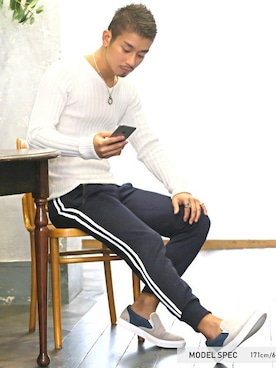 「LUXSTYLE（ラグスタイル）のアイテム（パンツ）」を使った、LUX STYLE staffさん（メンズ・171cm）の冬コーディネート