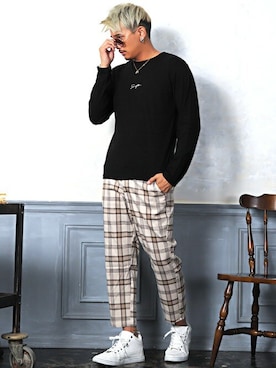 「クルーネックTシャツ」｜LUX STYLE staffさん（メンズ・180cm）の秋コーディネート