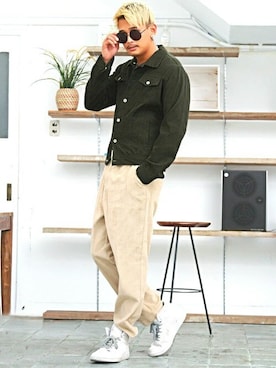 「ワッフルクルーネックＴ」｜「アイテム（パンツ）」を使った、LUX STYLE staffさん（メンズ・180cm）の冬コーディネート