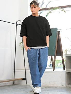 「クルーネックTシャツ」｜LUX STYLE staffさん（メンズ・180cm）の春コーディネート