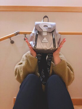 「アイテム（バックパック/リュック、シルバー系）」を使った、OsiO_chanさん（レディース・155cm）の冬コーディネート