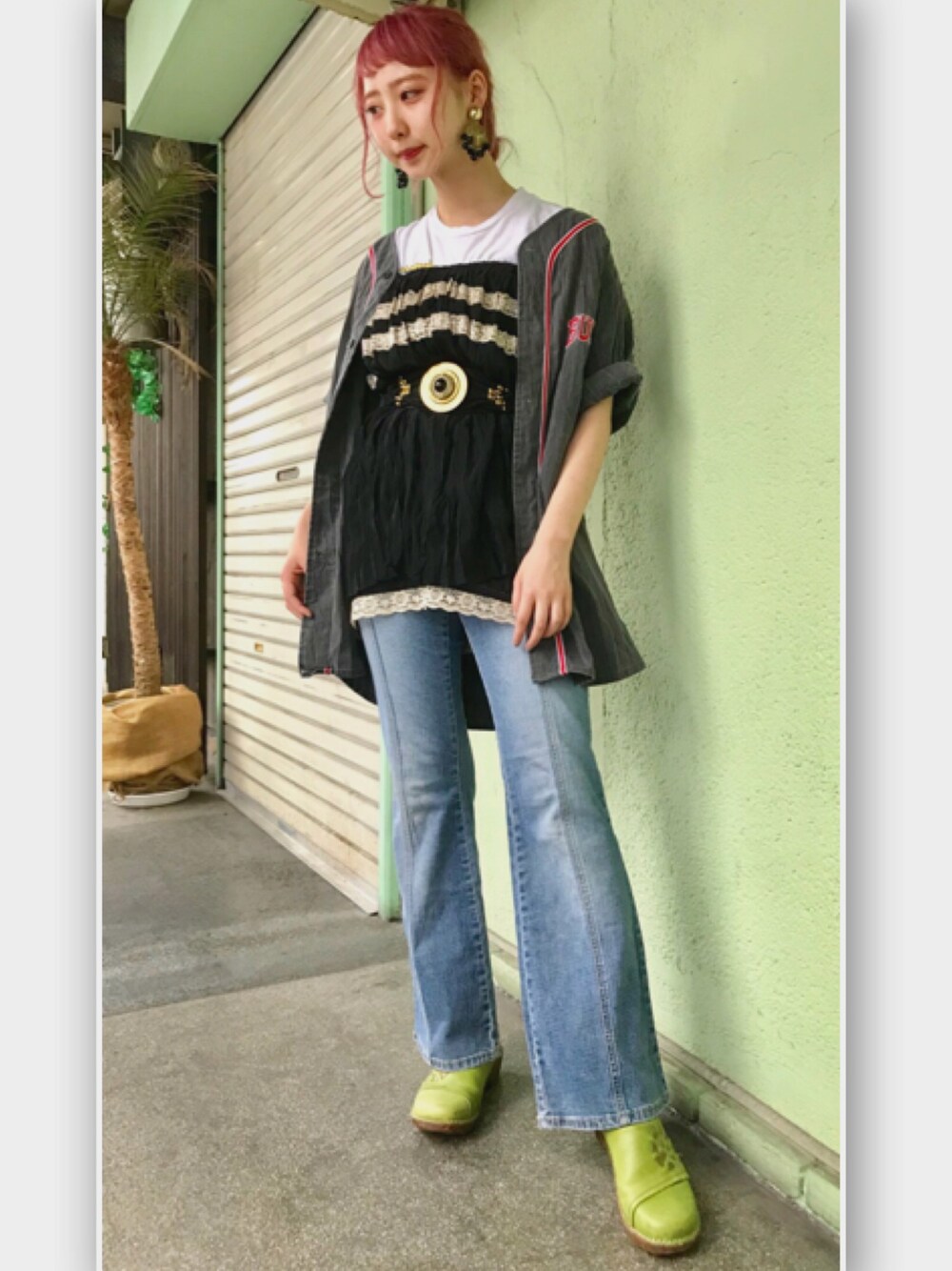 「古着、ベースボールシャツ、古着屋、vintage、FUGS、チュニック、スカート」｜「FUGSのアイテム（スカート、ブラック系）」を使った、AKARI  SUAMAさん（レディース・162cm）の夏コーディネートの1枚目の写真