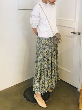 「アイテム（イヤリング）」を使った、Rieko  さん（レディース・161cm）の春コーディネート