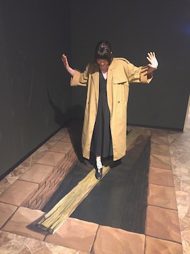 「KBF（ケイビーエフ）のKBF バイカラーBIGトレンチコート（トレンチコート、ベージュ系）」を使った、おえりさん（レディース・161cm）の春コーディネート