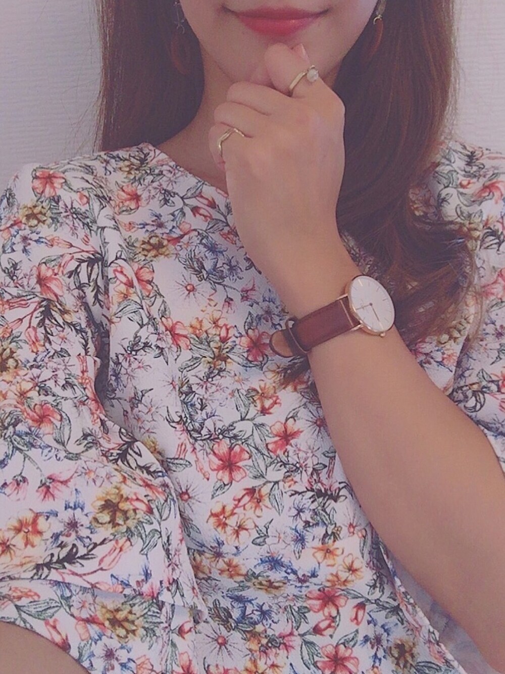 「ダニエルウェリントン、ZARA、花柄、ワンピース」｜「Daniel WellingtonのDaniel Wellington ダニエル・ウェリントン / Classuc St Andrews (St Mawes) 40MM クォーツ レザーバンド DW00100006(0106DW)（アナログ腕時計、ブラウン系）」を使った、ヒョジン♡효진さん（レディース・164cm）の秋コーディネートの1枚目の写真