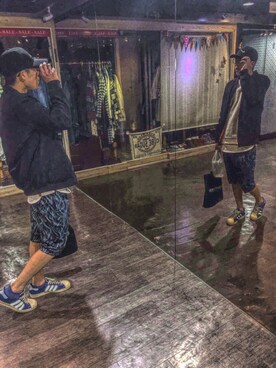 「CLOT（クロット）のアイテム（パンツ）」を使った、陳彥志さん（メンズ・175cm）の春コーディネート