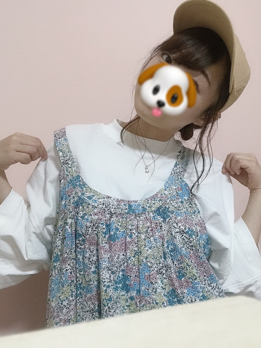 「ユニクロユー、ユニクロ、お花畑ワンピース、ベーコン」｜「UNIQLOのアイテム（Tシャツ/カットソー、ホワイト系）」を使った、sakiさん（レディース・147cm）の夏コーディネートの1枚目の写真