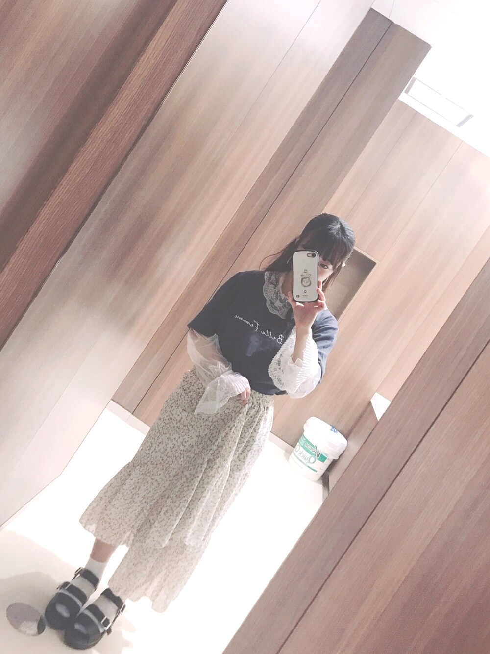 「apresjour、ガーリーコーデ、韓国ファッション、韓国ブランド、低身長コーデ、Tシャツ、花柄」｜「apres jourのレースプリーツエリインナー【ZOZOTOWN限定アイテム】（シャツ/ブラウス、ホワイト系）」を使った、sakiさん（レディース・147cm）の夏コーディネートの1枚目の写真