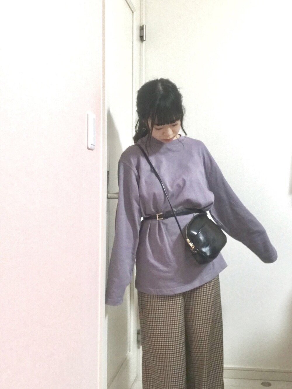 「秋コーデ、パープルコーデ、ウエストマーク、低身長コーデ、低身長、GU」｜「GUのアイテム（Tシャツ/カットソー、パープル系）」を使った、sakiさん（レディース・147cm）の秋コーディネートの1枚目の写真