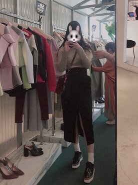 「MURUA（ムルーア）のベルテットペンシルスカート（スカート、ブラック系）」を使った、Araleさん（レディース・165cm）の春コーディネート