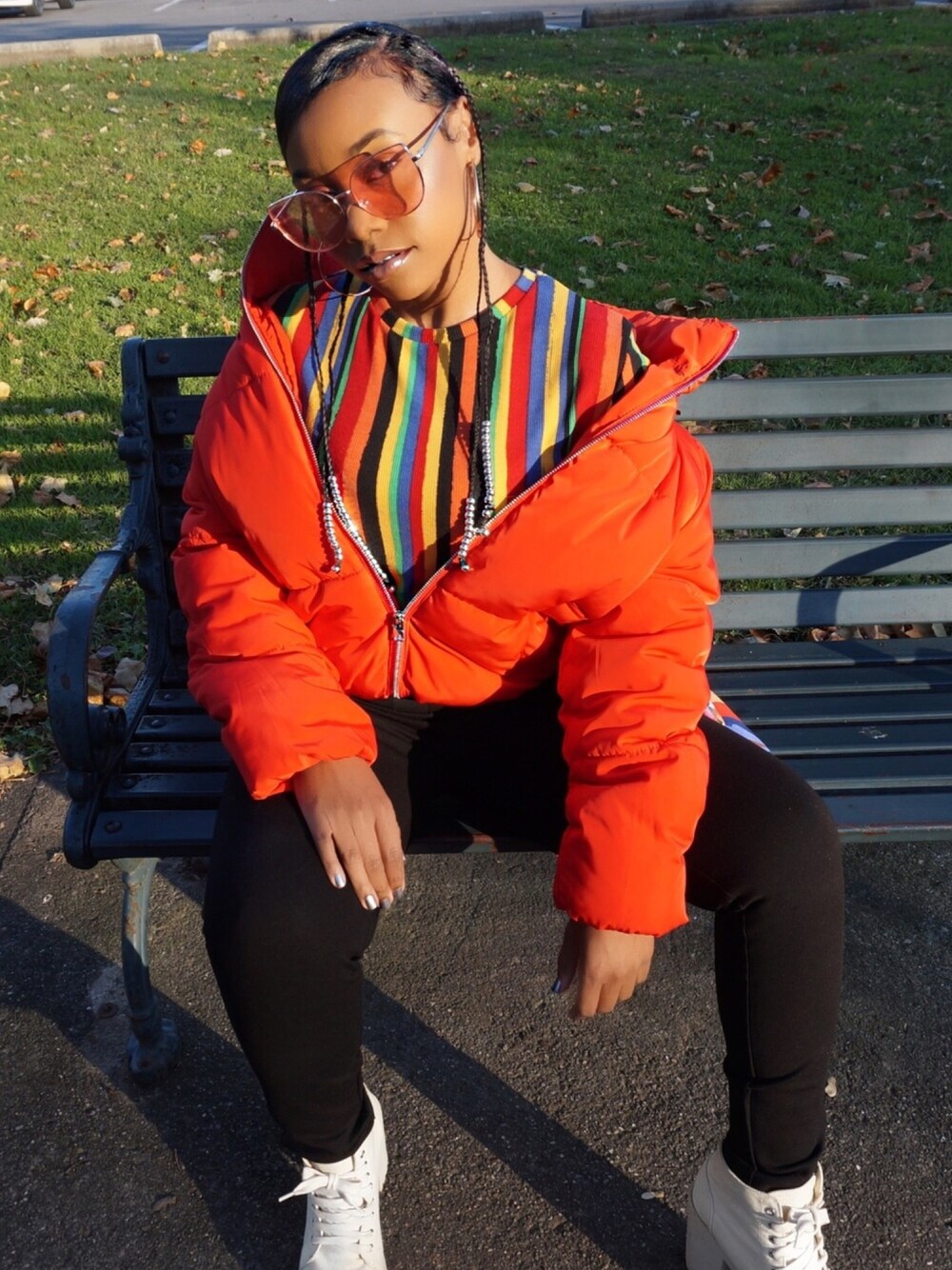 「winterchic、pufferjacket、Shades、90’s、streetstyle、red、stripes、ZARA」｜「ZARAのアイテム（トップス、その他）」を使った、TheJoLoさん（レディース・155cm）の冬コーディネートの1枚目の写真