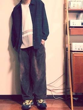 「アイテム（スニーカー、イエロー系）」を使った、鬼澤駿天【boucle】さん（メンズ・172cm）の冬コーディネート