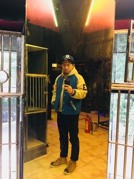 「AAPE BY A BATHING APE（エーエイプバイアベイシングエイプ）のアイテム（帽子）」を使った、默虹さん（メンズ・170cm）の冬コーディネート