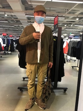 「HEAD（ヘッド）のアイテム」を使った、默虹さん（メンズ・170cm）の春コーディネート
