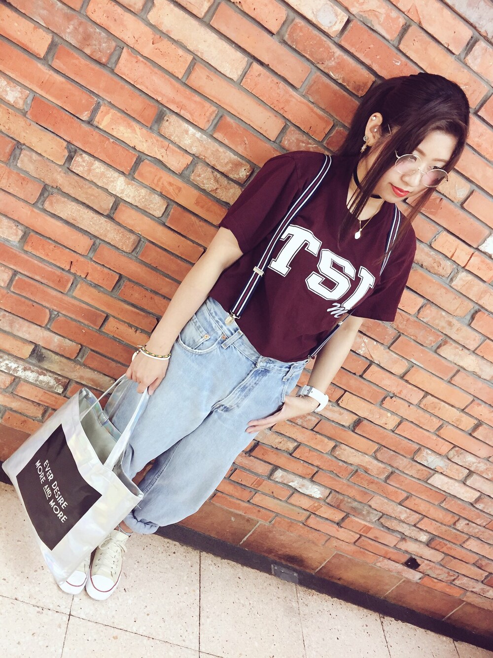 「ootd、シンプル、デニム、TEE、ﾏﾙﾒｶﾞﾈ、Champion、levi’s、古着、古着好きな人と繋がりたい」｜「自分で切っちゃったへそチラ見せTeeのアイテム（Tシャツ/カットソー、レッド系）」を使った、⚡︎✩Kocchon︎✩⚡︎さん（レディース・153cm）の夏コーディネートの1枚目の写真