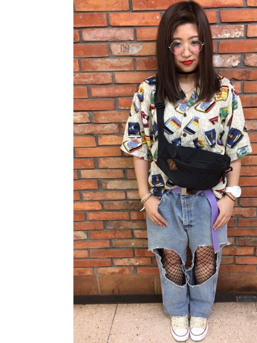 「古着、古着女子、古着好きな人と繋がりたい、アロハシャツ、デニム、ガチャベルト、levi’s」｜「今年アロハシャツめっちゃ着たのアイテム（シャツ/ブラウス、ベージュ系）」を使った、⚡︎✩Kocchon︎✩⚡︎さん（レディース・153cm）の秋コーディネートの1枚目の写真