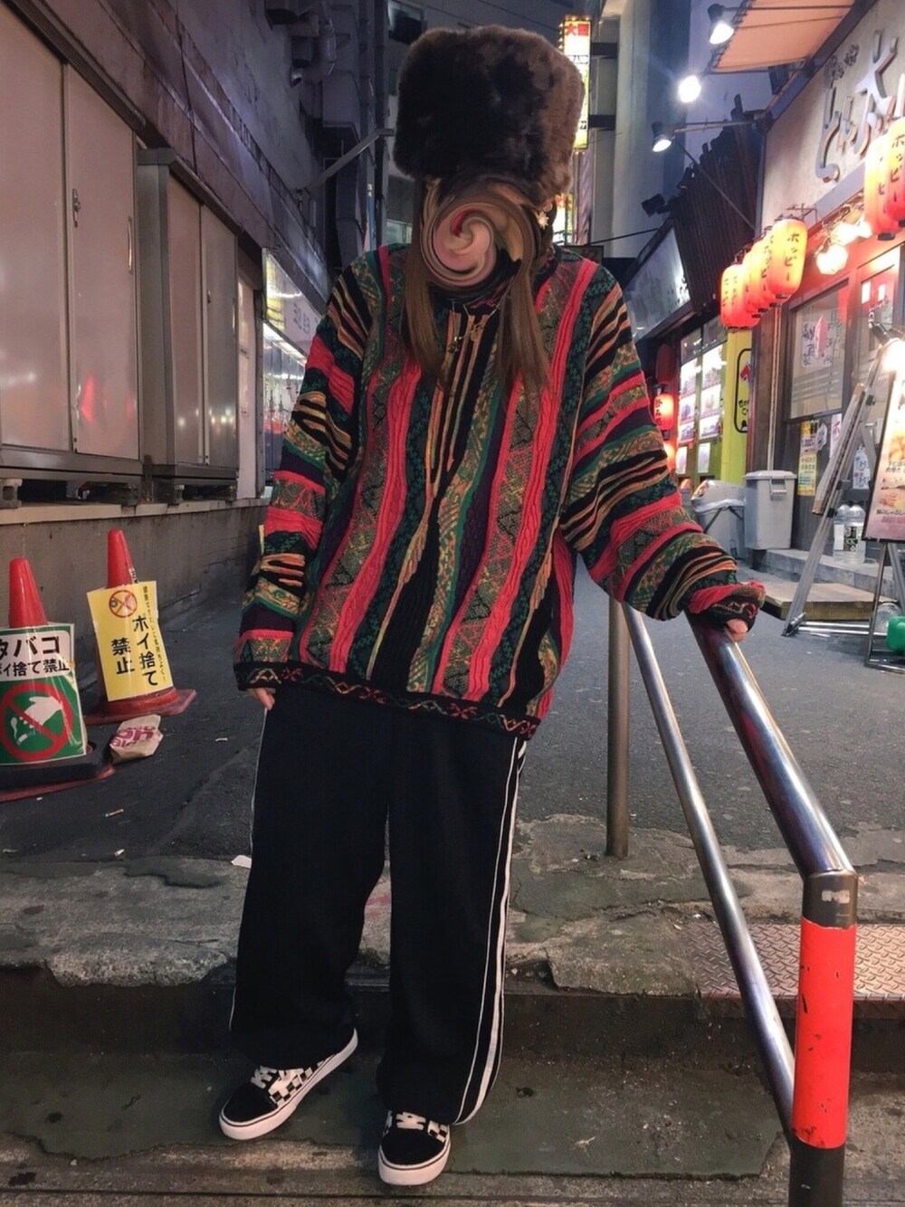 「ootd、古着、COOGI、adidas、VANS、古着好きな人と繋がりたい、カジュアル、ジャージ、ロシアン帽、セーター」｜「全部古着🐯🌼のアイテム（その他、その他）」を使った、⚡︎✩Kocchon︎✩⚡︎さん（レディース・153cm）の冬コーディネートの1枚目の写真