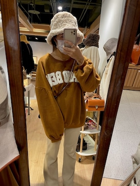 Liz Chenさんのコーディネート