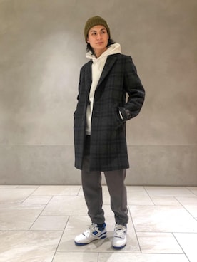 「RECOMMEND  ITEM STYLING」｜「アイテム（チェスターコート）」を使った、赤羅（akara）さん（メンズ・170cm）の冬コーディネート