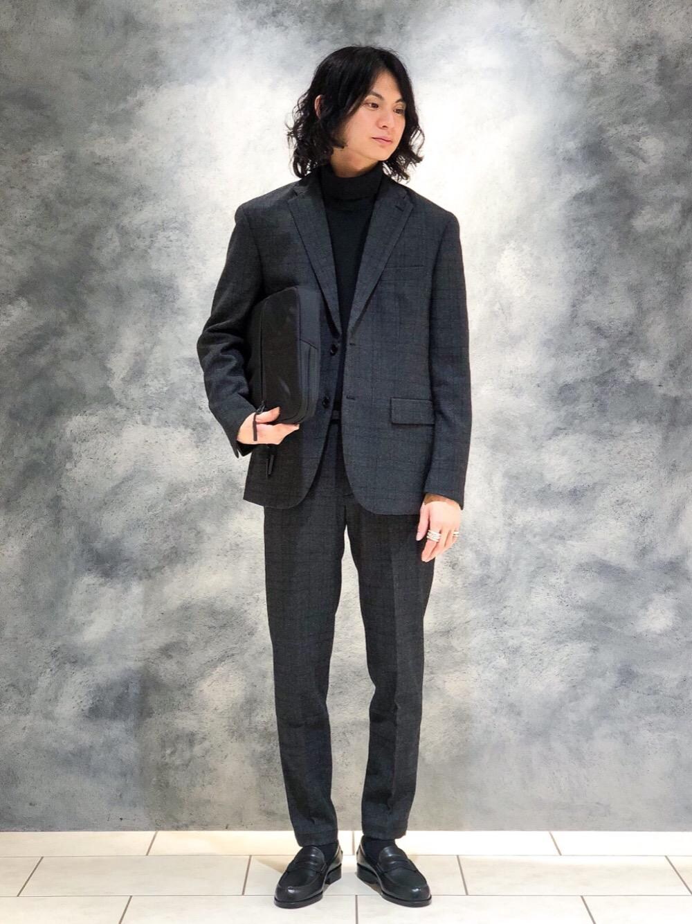 「ジャケット、セットアップ、シューズ、ビジネス、RECOMMEND  ITEM STYLING、👟バッグ、ベーシック/トラッド、フォーマル/セレモニー、ぱんつ」｜「Aerの＜Aer（エアー）＞ TECH FOLIO 13inch/PCケース（PC・タブレットケース、ブラック系）」を使った、赤羅（akara）さん（メンズ・170cm）の秋コーディネートの1枚目の写真
