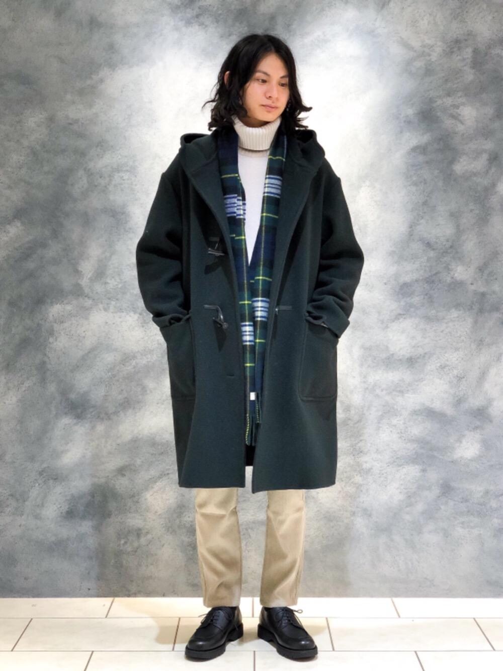 「トレンド、リラックス、シューズ、RECOMMEND  ITEM STYLING、WIDE SILHOUETTE STYLE、ベーシック/トラッド、ニット/セーター、ぱんつ、あうたー」｜「BEAUTY&YOUTH UNITED ARROWSのBY テック コーデュロイ 1P イージーパンツ（その他パンツ、ベージュ系）」を使った、赤羅（akara）さん（メンズ・170cm）の秋コーディネートの1枚目の写真